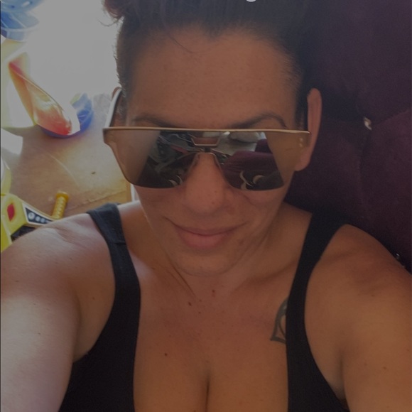 Meet your Posher, Lizzi - Picture 1 of 1